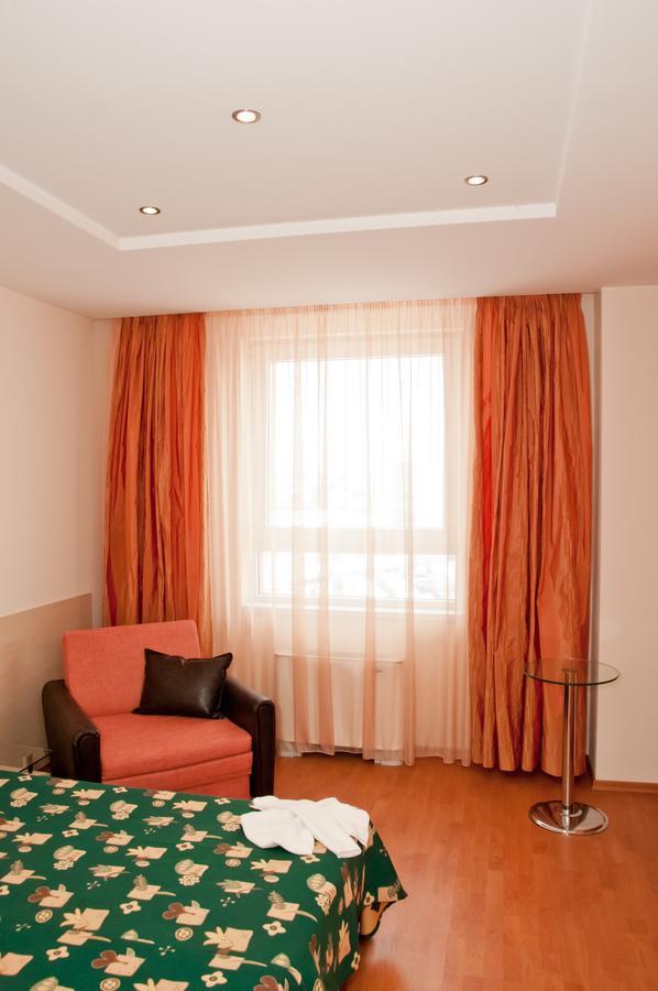 Astra Hotel 3*