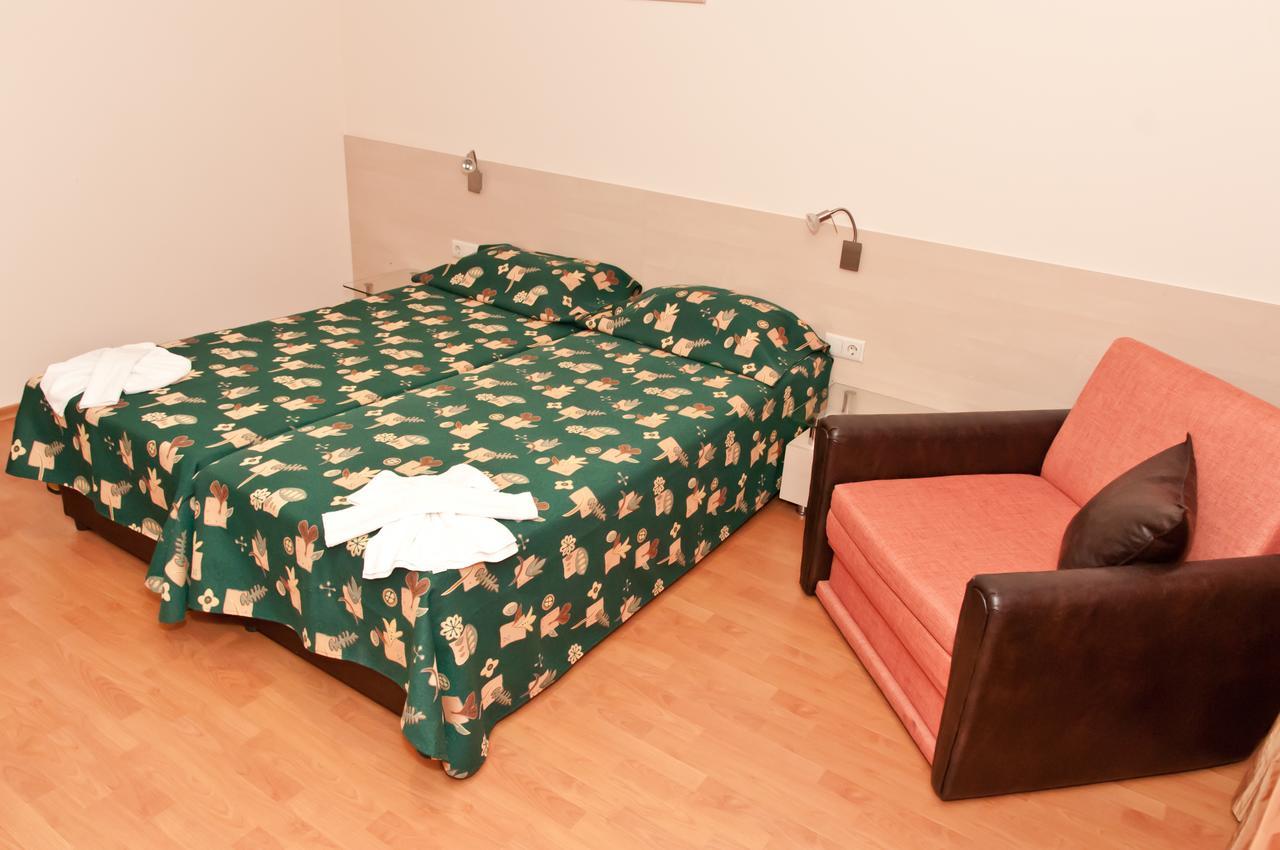 Astra Hotel 3*