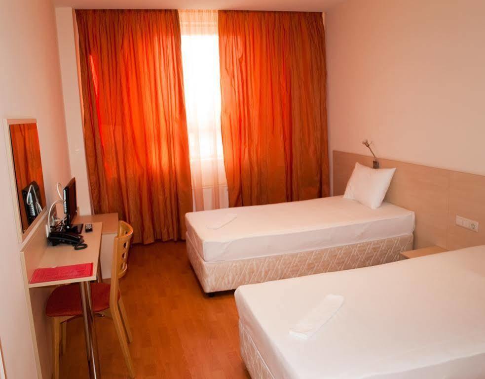Hotel Astra 3*